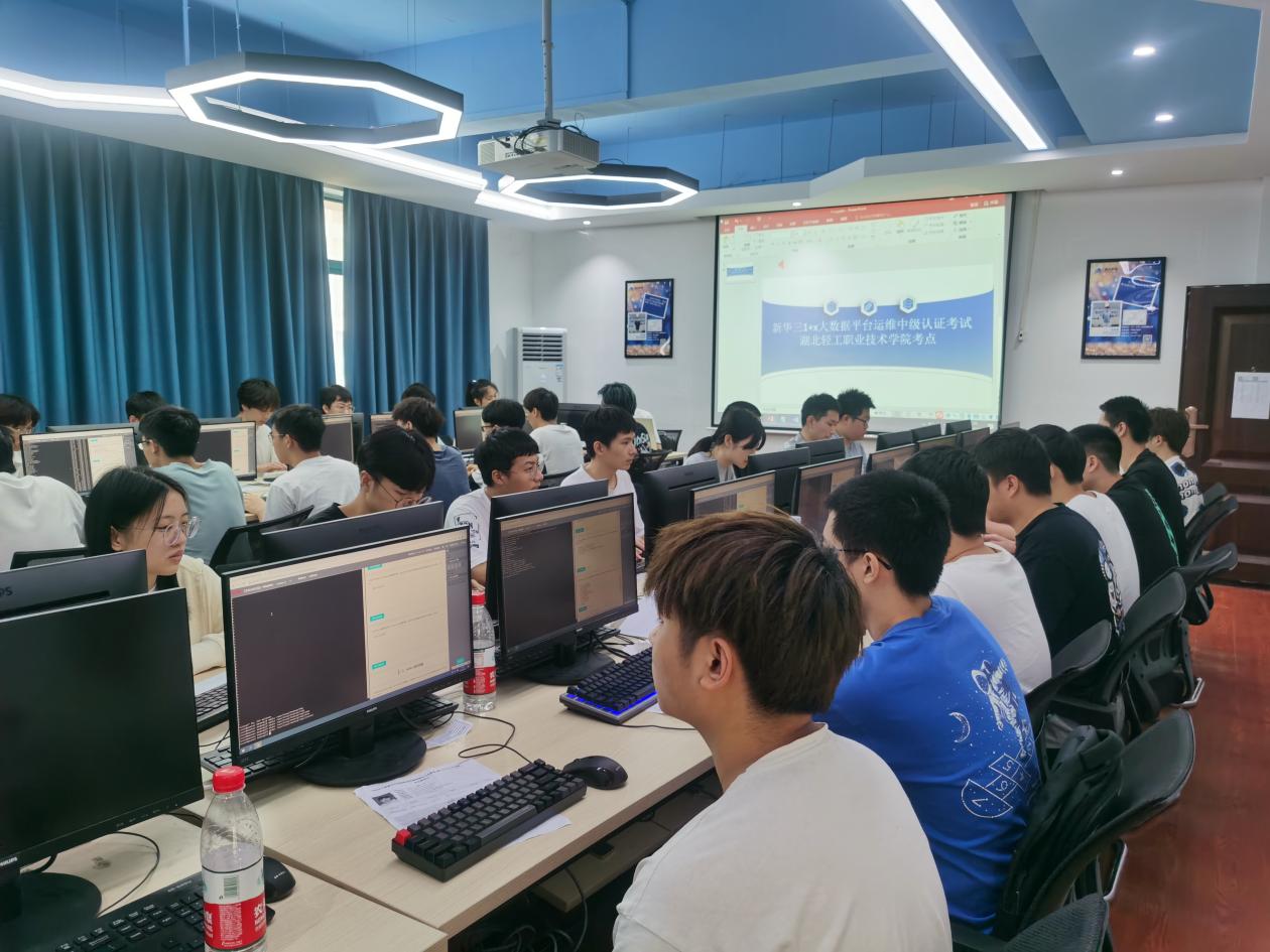 5853a64ec1432bc47349fe7a40a01b6